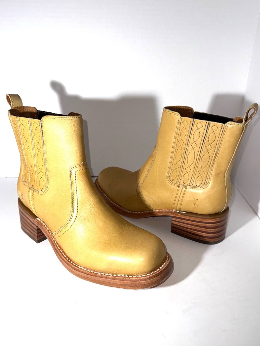 Frye Campus Chelsea Boots